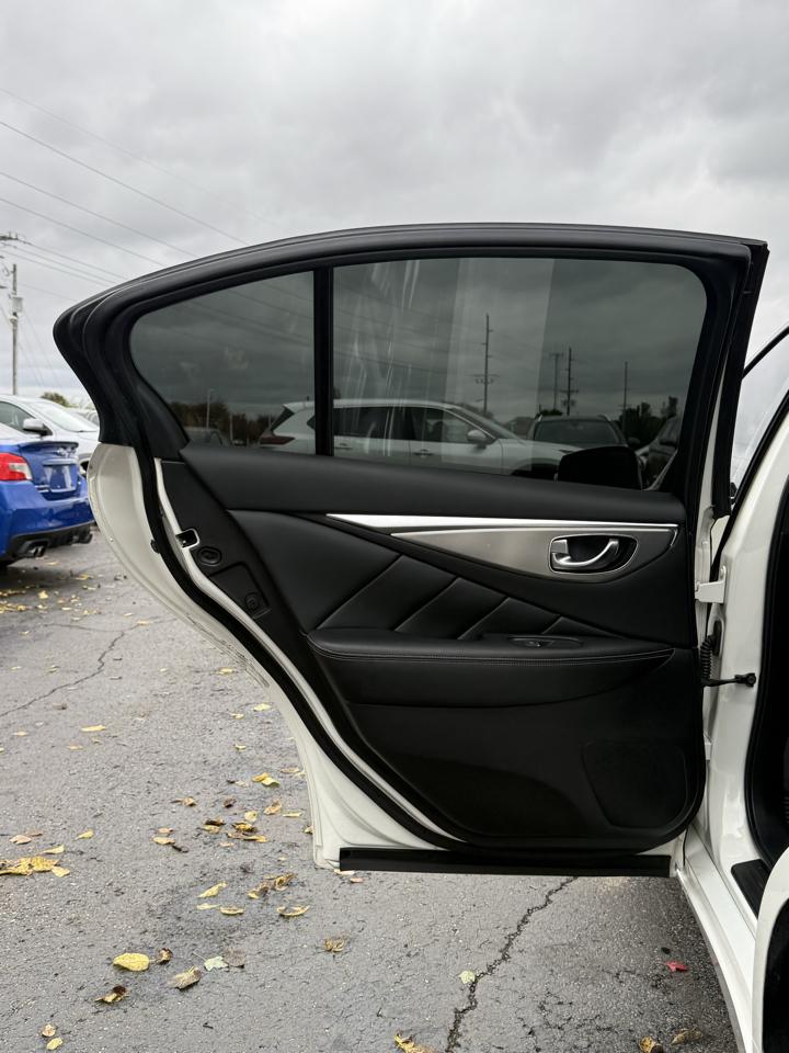 Infiniti Q50  2017