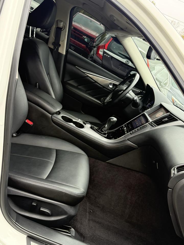 Infiniti Q50  2017