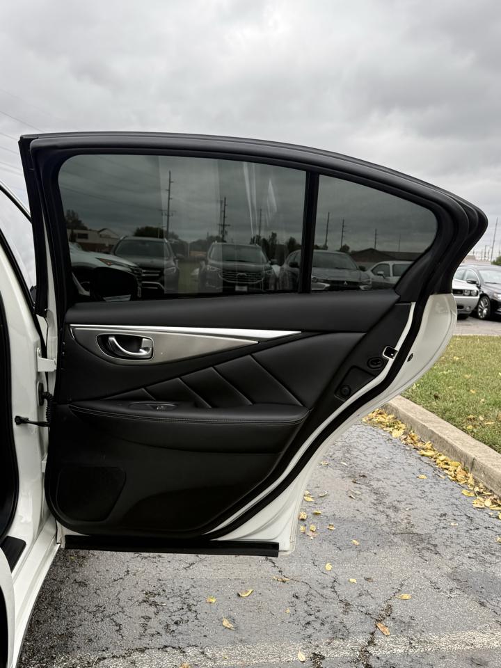 Infiniti Q50  2017