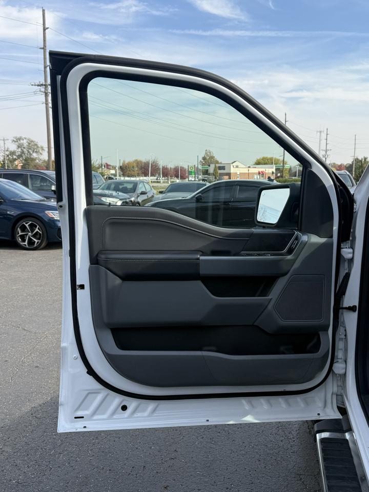 Ford F-150 XLT SuperCrew 4WD 2024