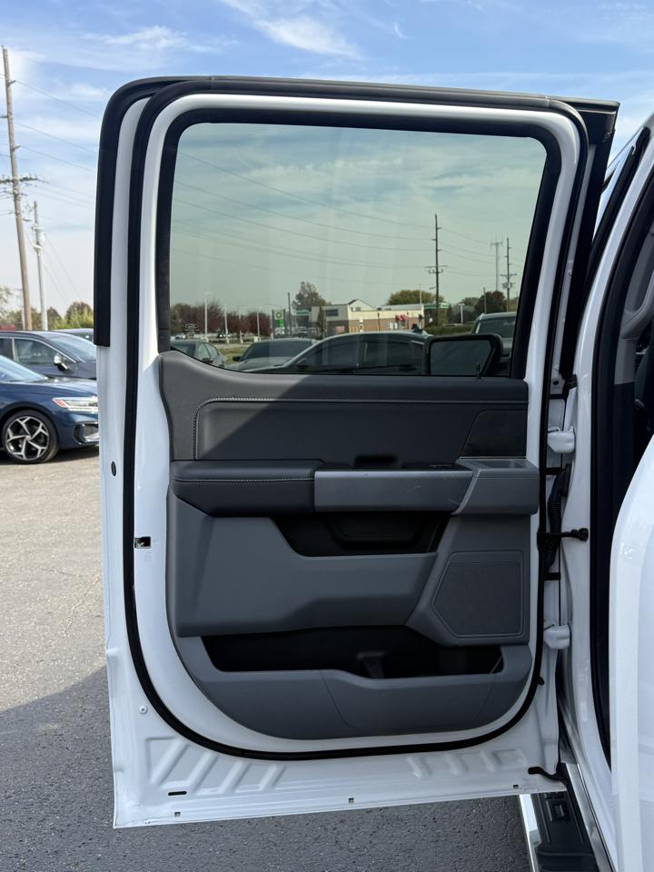 Ford F-150 XLT SuperCrew 4WD 2024