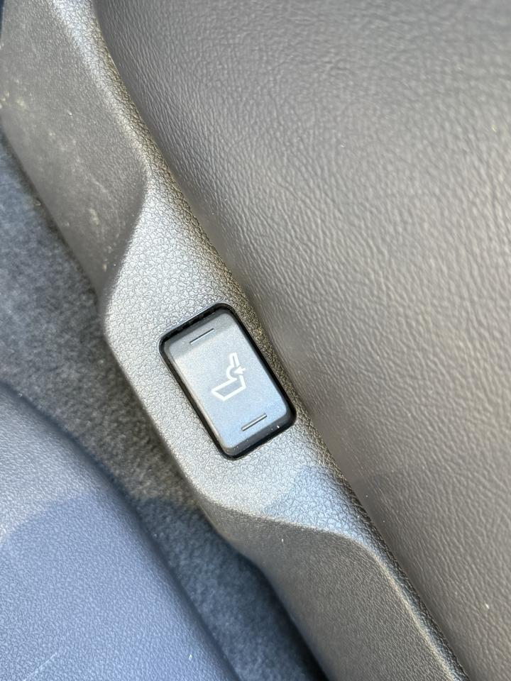 Lincoln MKT 3.5L with EcoBoost AWD 2012