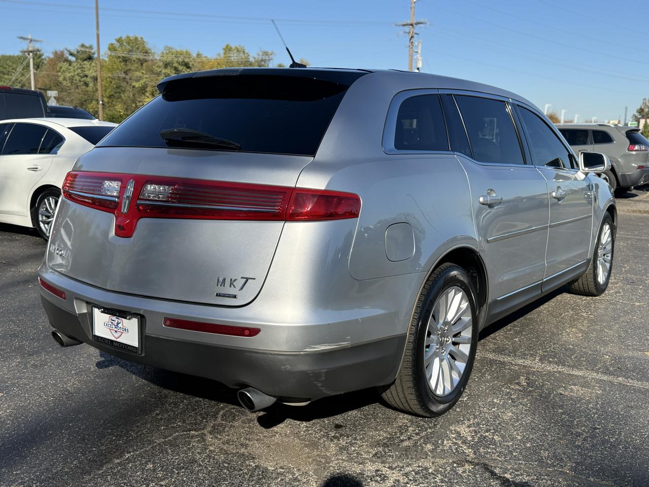 Lincoln MKT 3.5L with EcoBoost AWD 2012