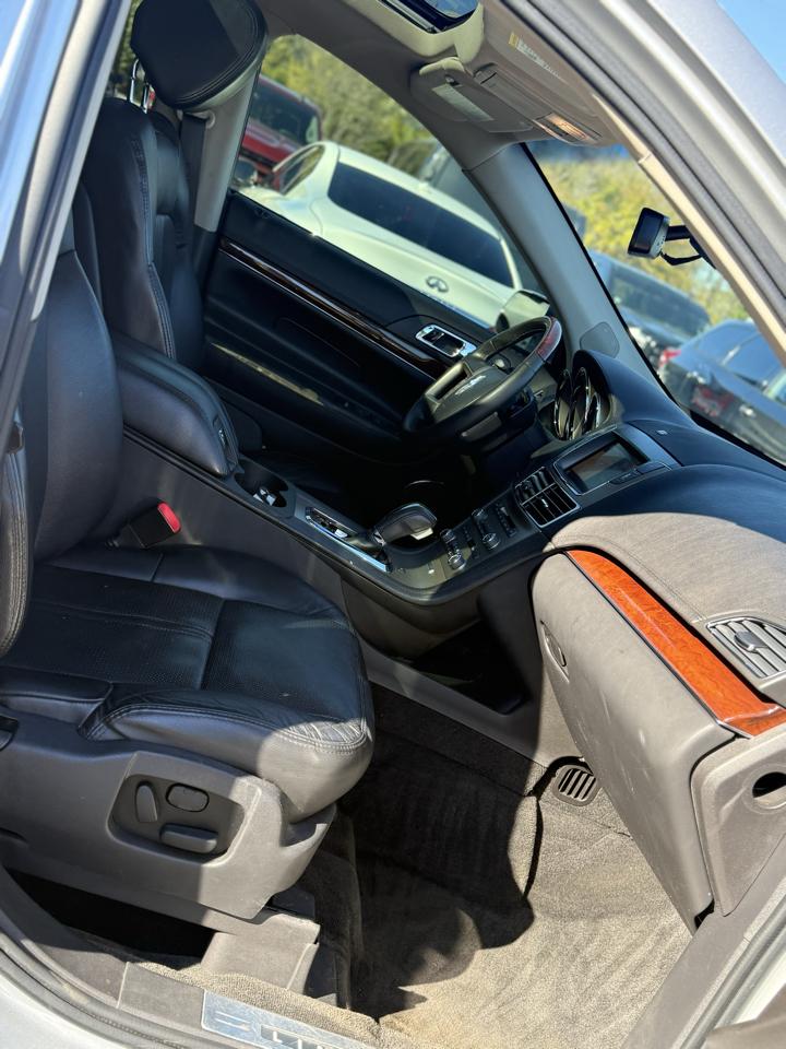 Lincoln MKT 3.5L with EcoBoost AWD 2012
