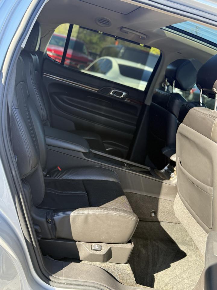 Lincoln MKT 3.5L with EcoBoost AWD 2012