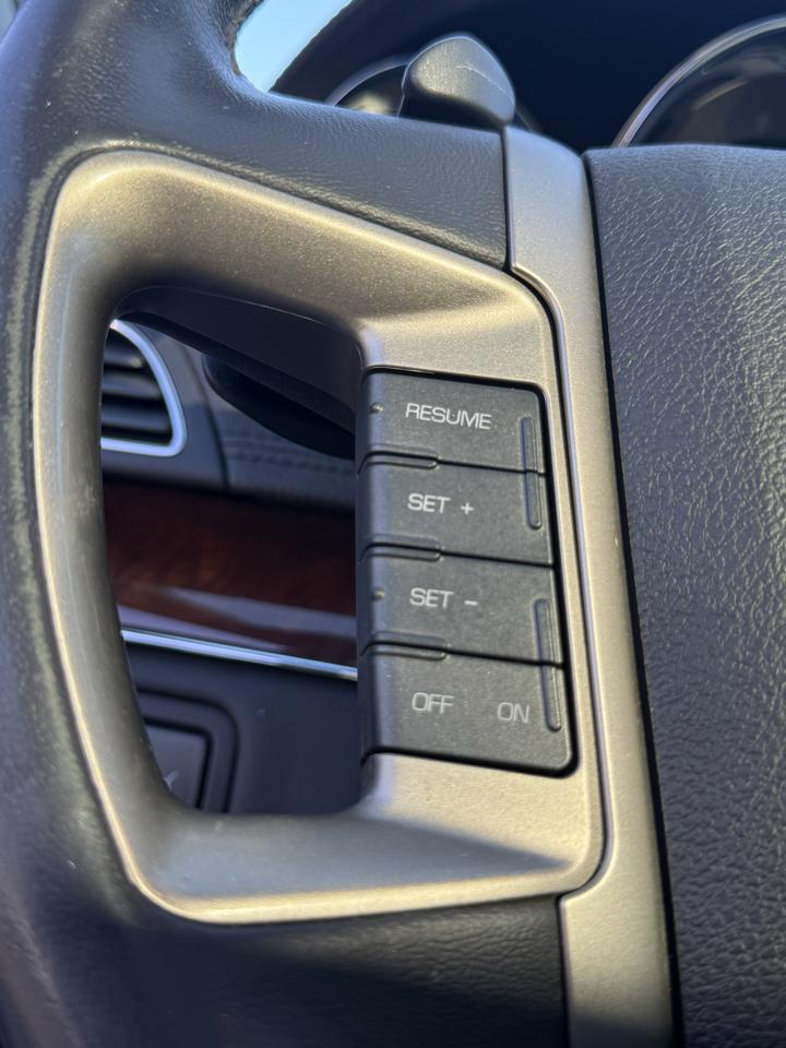 Lincoln MKT 3.5L with EcoBoost AWD 2012