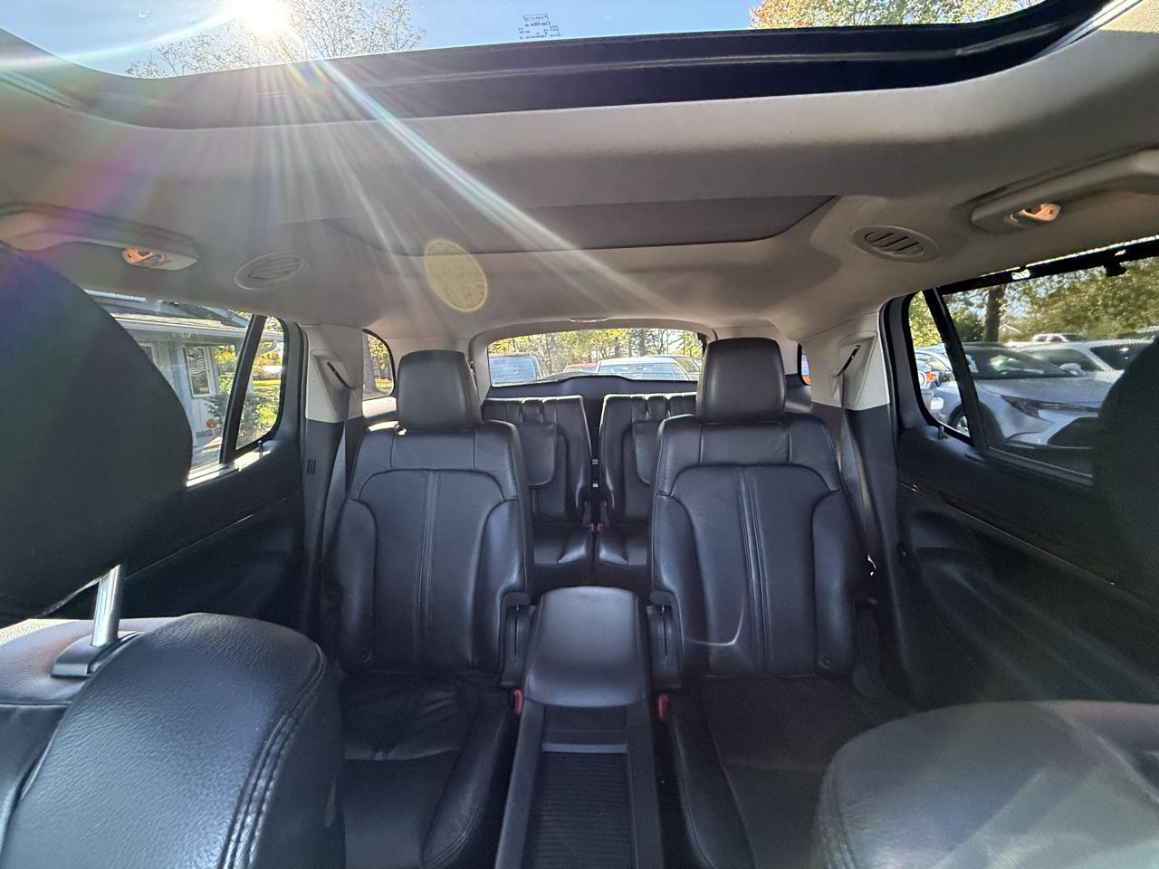 Lincoln MKT 3.5L with EcoBoost AWD 2012