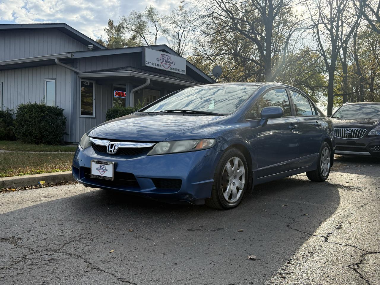 Honda Civic LX Sedan 5-Speed AT 2011