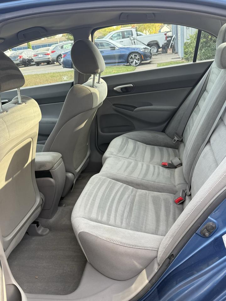 Honda Civic LX Sedan 5-Speed AT 2011