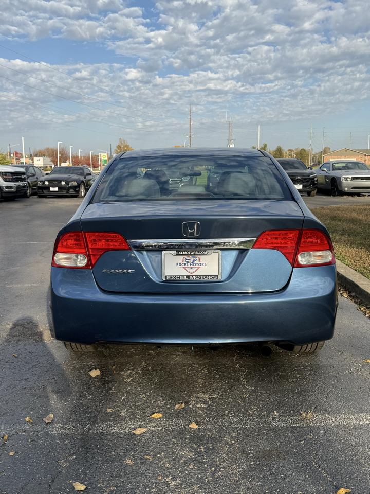 Honda Civic LX Sedan 5-Speed AT 2011