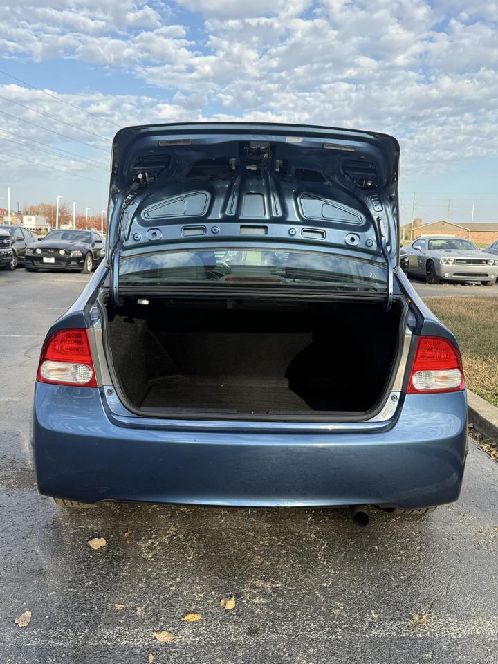 Honda Civic LX Sedan 5-Speed AT 2011