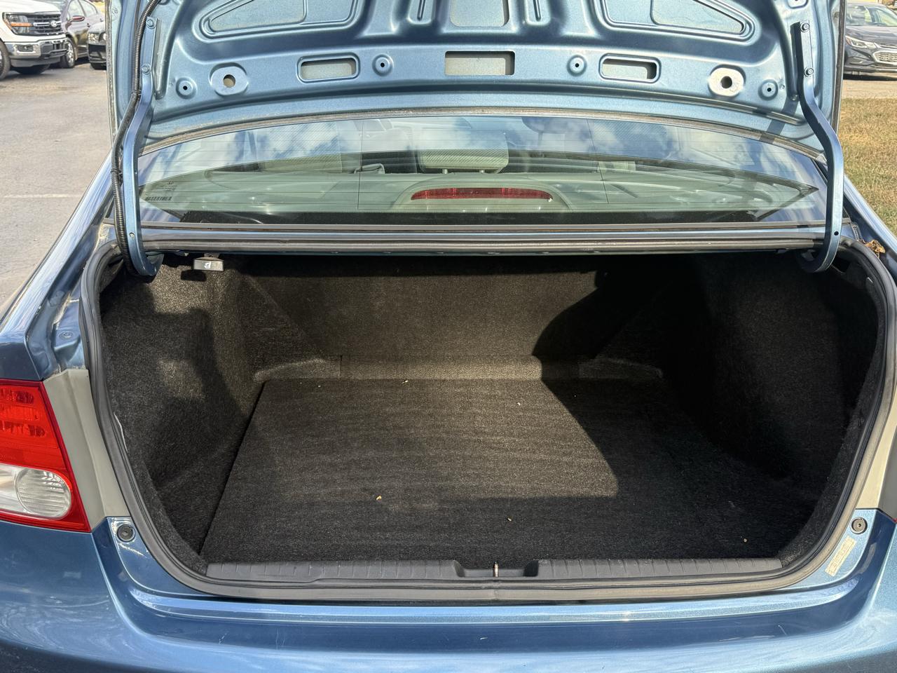 Honda Civic LX Sedan 5-Speed AT 2011