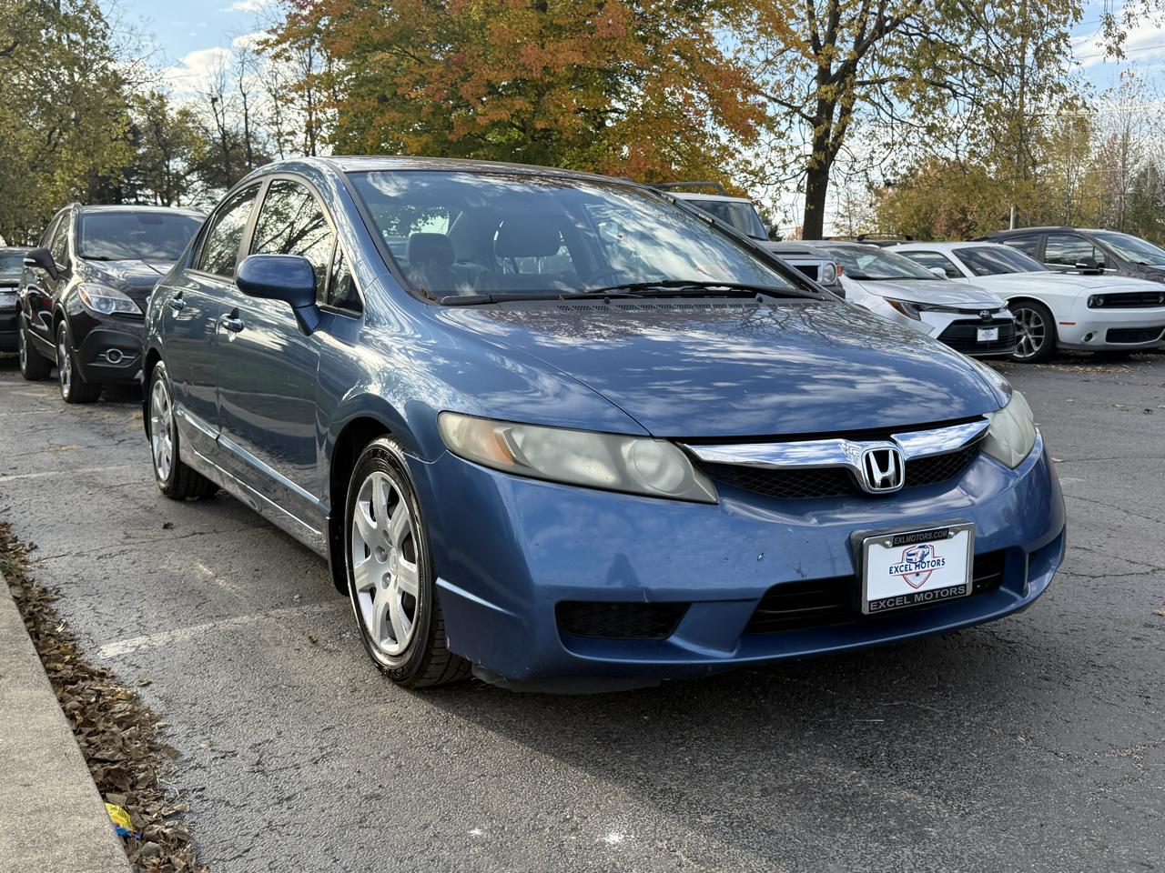 Honda Civic LX Sedan 5-Speed AT 2011