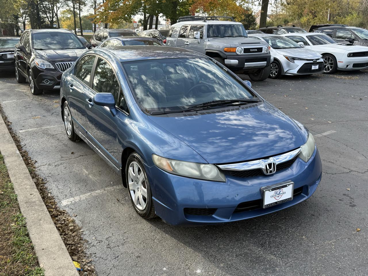 Honda Civic LX Sedan 5-Speed AT 2011