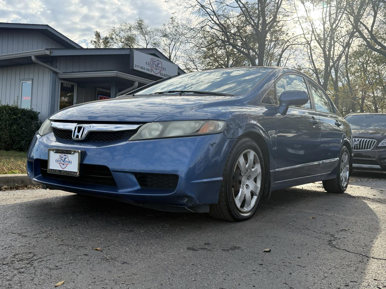Honda Civic LX Sedan 5-Speed AT 2011