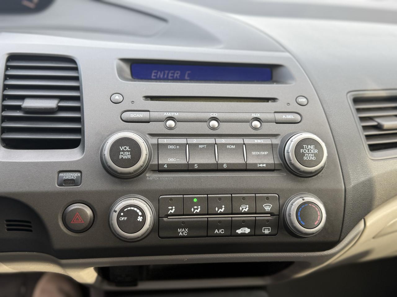 Honda Civic LX Sedan 5-Speed AT 2011