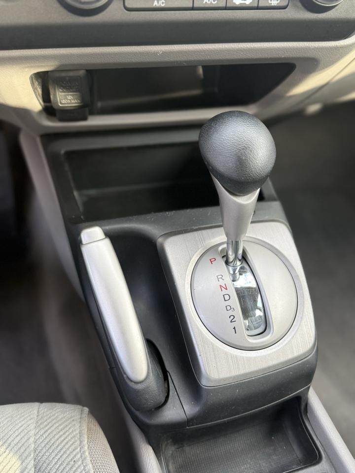 Honda Civic LX Sedan 5-Speed AT 2011