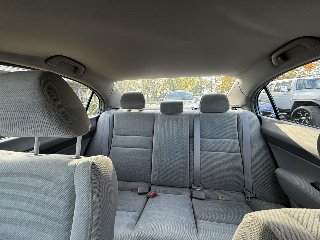 Honda Civic LX Sedan 5-Speed AT 2011
