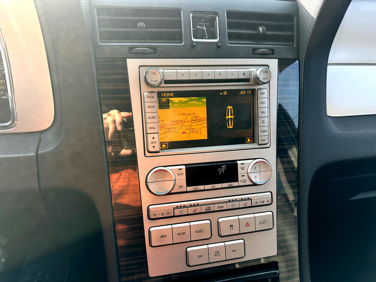 Lincoln Navigator 4WD 2010 Lincoln Navigator 4WD 2010