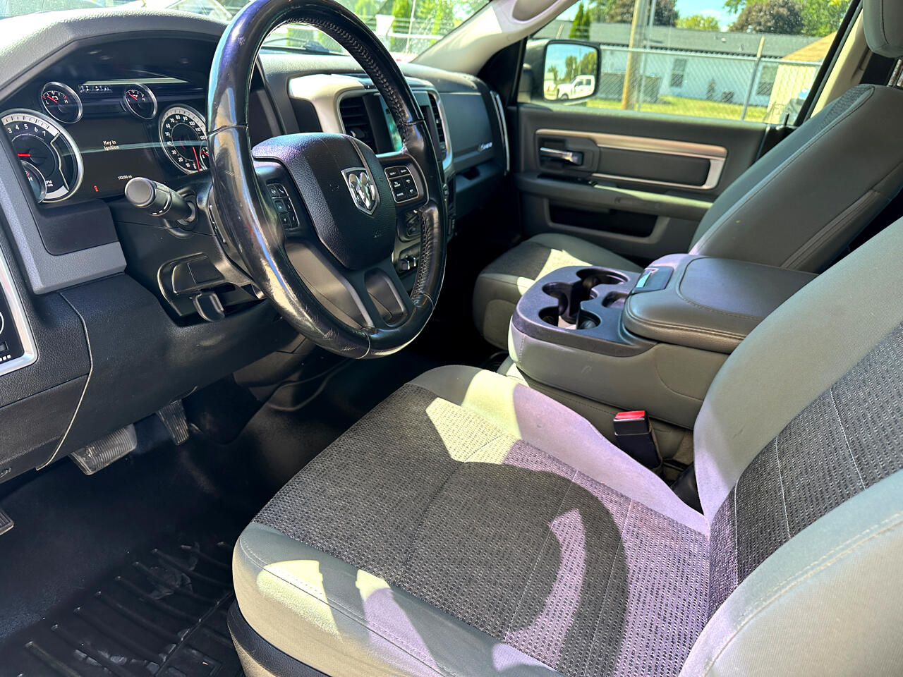 RAM 1500 SLT Crew Cab SWB 4WD 2018 RAM 1500 SLT Crew Cab SWB 4WD 2018