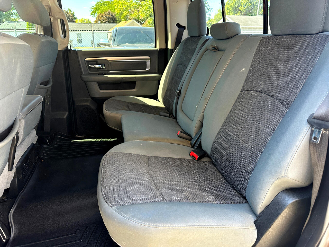 RAM 1500 SLT Crew Cab SWB 4WD 2018 RAM 1500 SLT Crew Cab SWB 4WD 2018