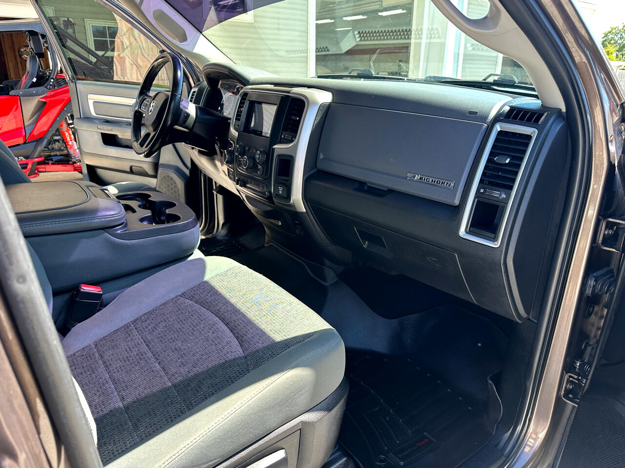 RAM 1500 SLT Crew Cab SWB 4WD 2018 RAM 1500 SLT Crew Cab SWB 4WD 2018