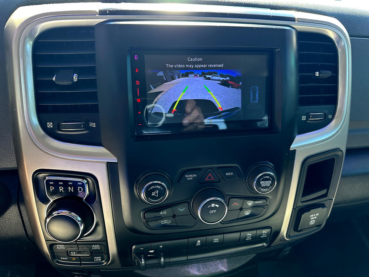 RAM 1500 SLT Crew Cab SWB 4WD 2018 RAM 1500 SLT Crew Cab SWB 4WD 2018