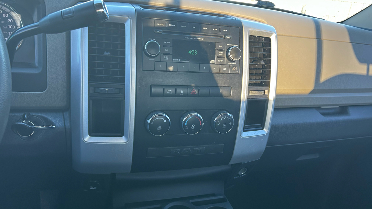 RAM 1500 2WD Reg Cab 140.5" SLT 2012