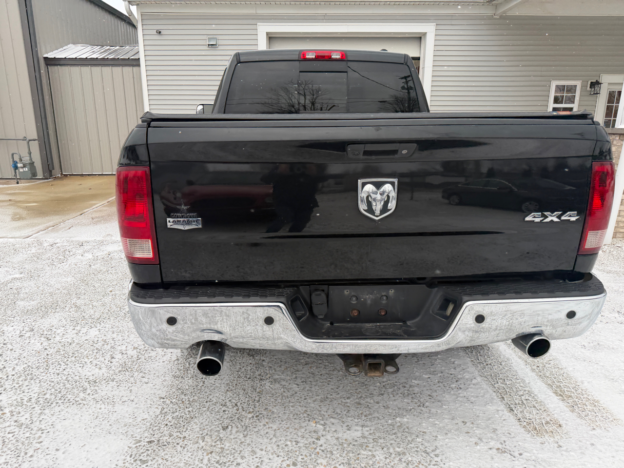 RAM 1500 4WD Quad Cab 140.5" Laramie 2011