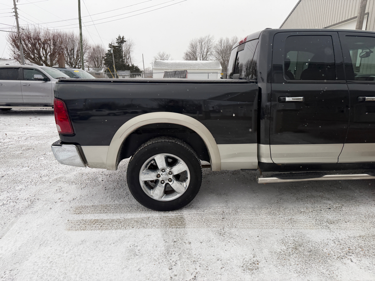 RAM 1500 4WD Quad Cab 140.5" Laramie 2011
