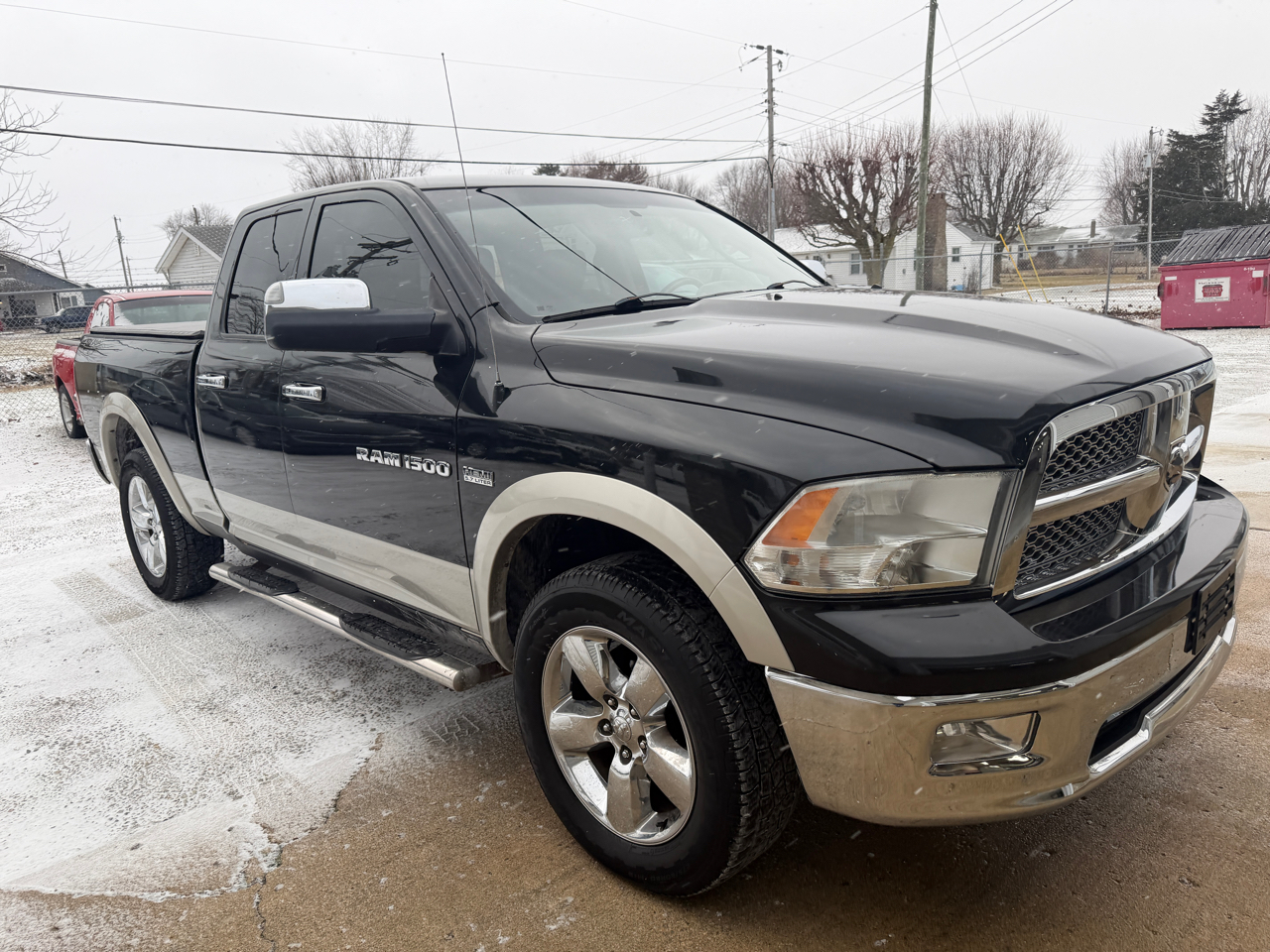 RAM 1500 4WD Quad Cab 140.5" Laramie 2011