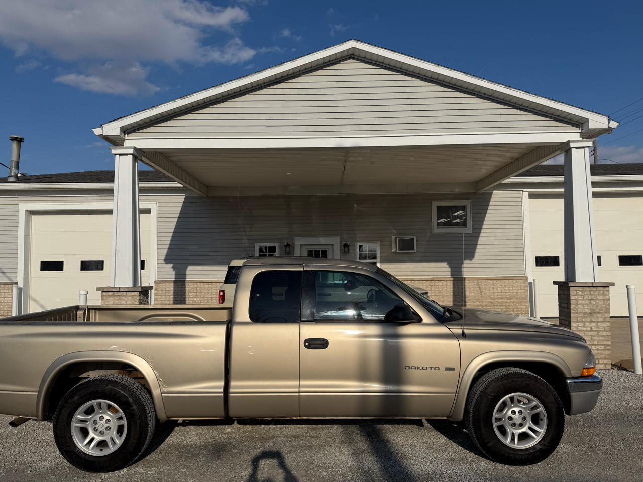 Dodge Dakota Club Cab 131" WB SLT 2002