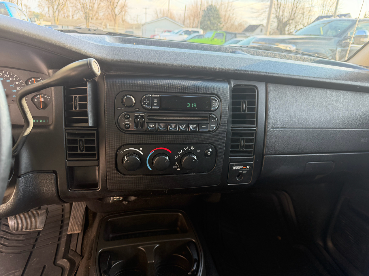 Dodge Dakota Club Cab 131" WB SLT 2002