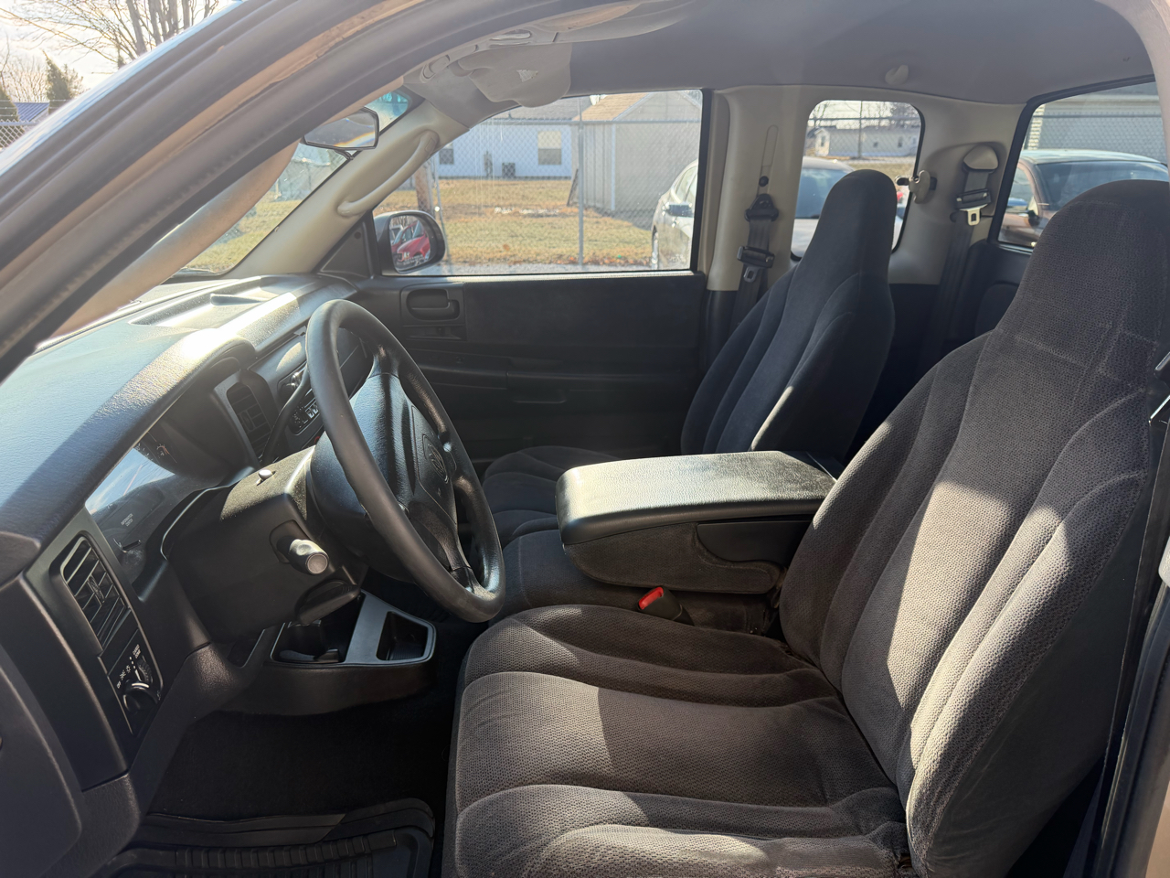 Dodge Dakota Club Cab 131" WB SLT 2002