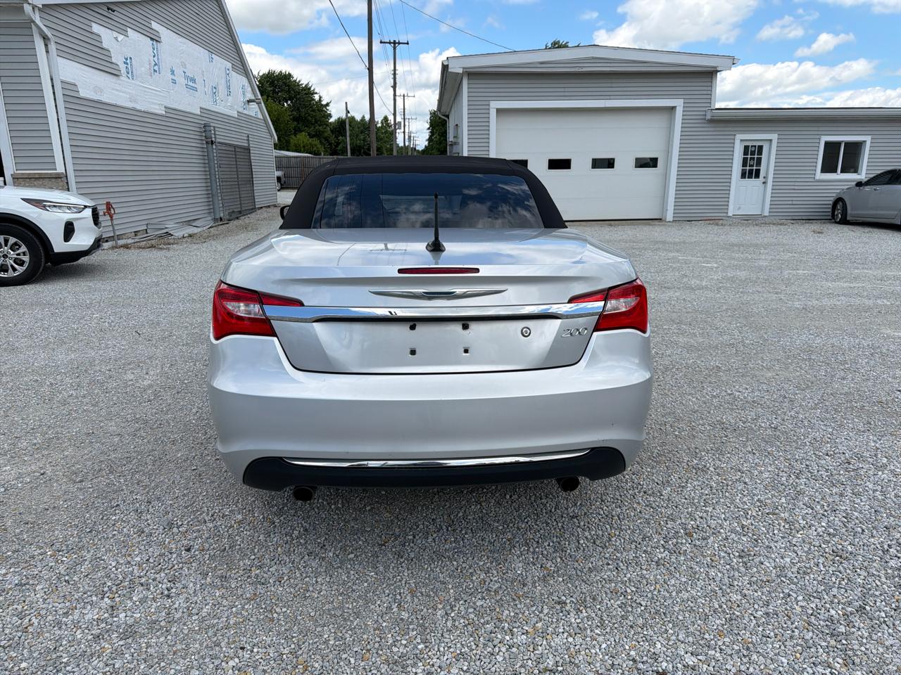 Chrysler 200 2dr Conv Limited 2011