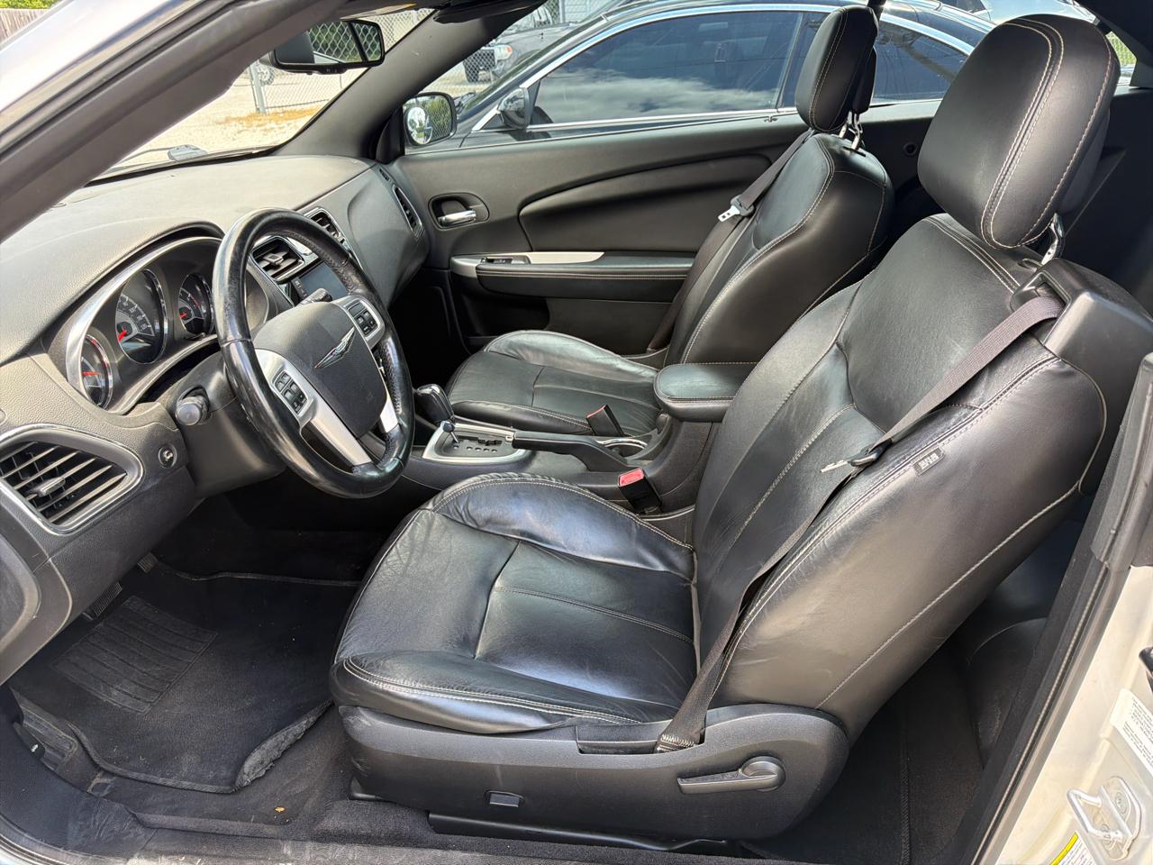 Chrysler 200 2dr Conv Limited 2011