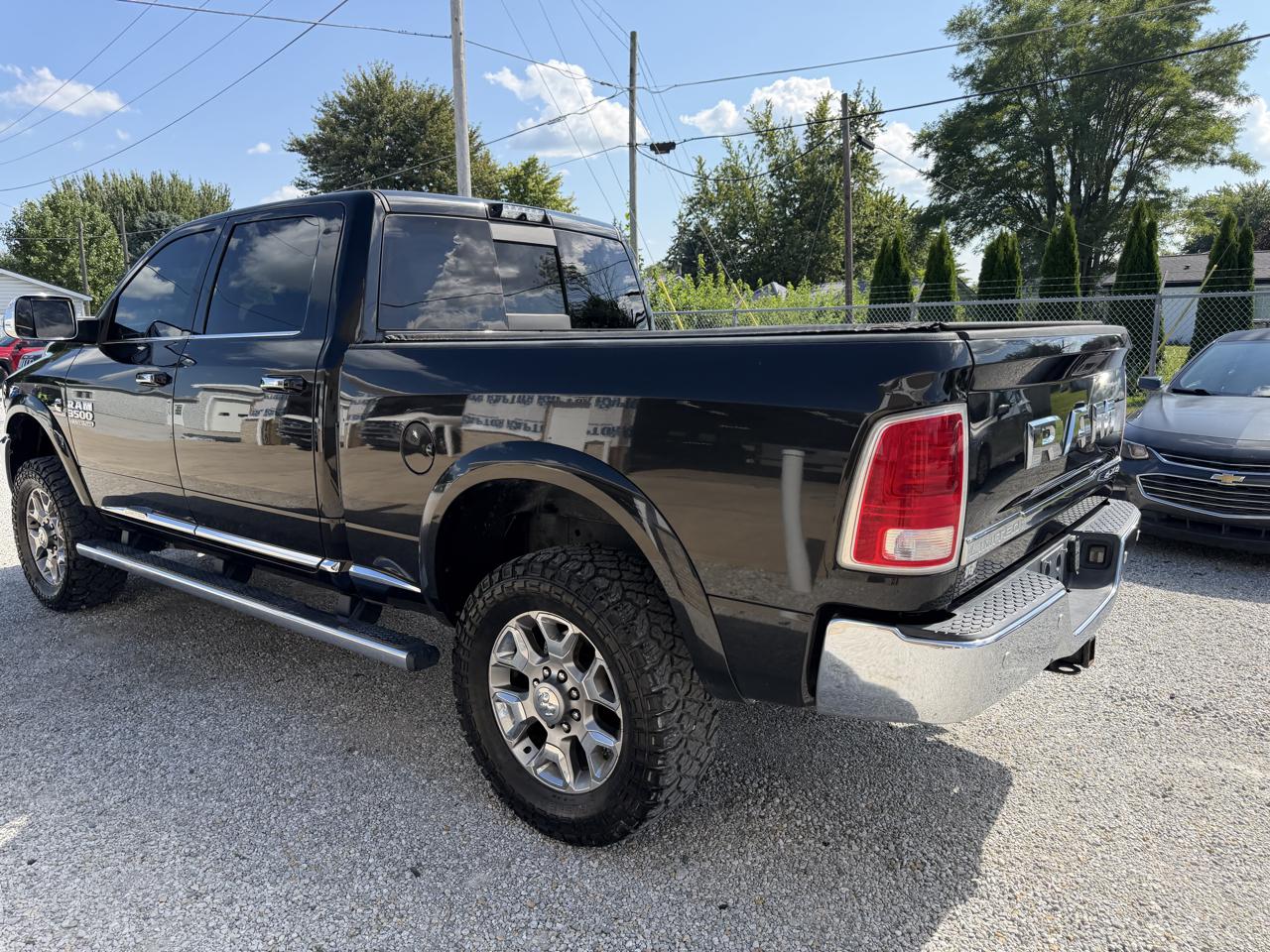 RAM 3500 Limited 4x4 Crew Cab 6'4" Box 2017