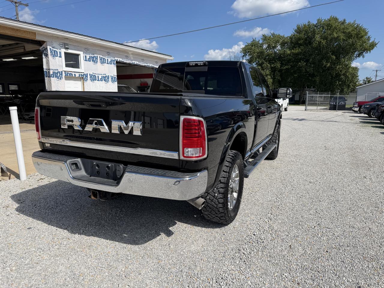 RAM 3500 Limited 4x4 Crew Cab 6'4" Box 2017