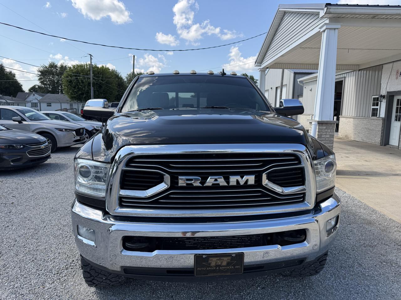 RAM 3500 Limited 4x4 Crew Cab 6'4" Box 2017