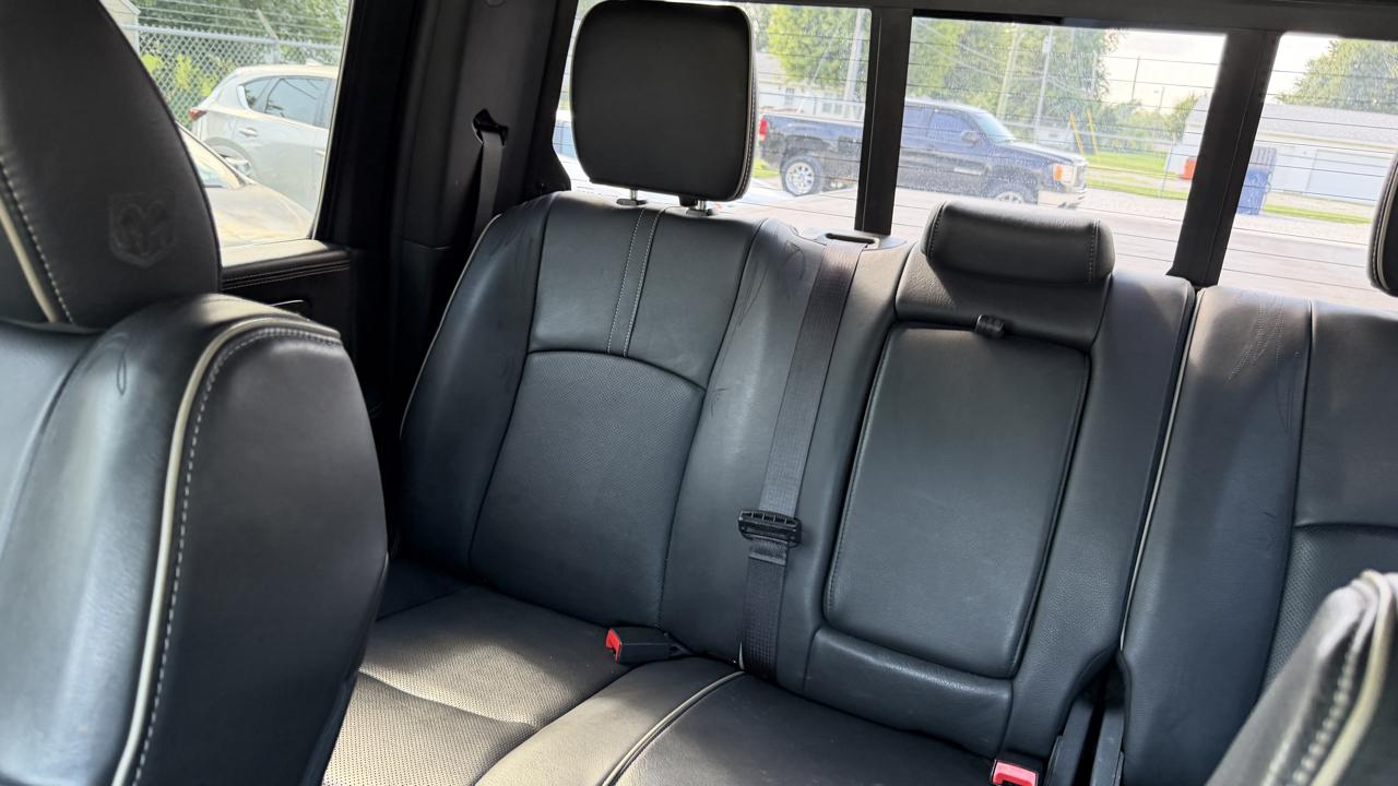 RAM 3500 Limited 4x4 Crew Cab 6'4" Box 2017