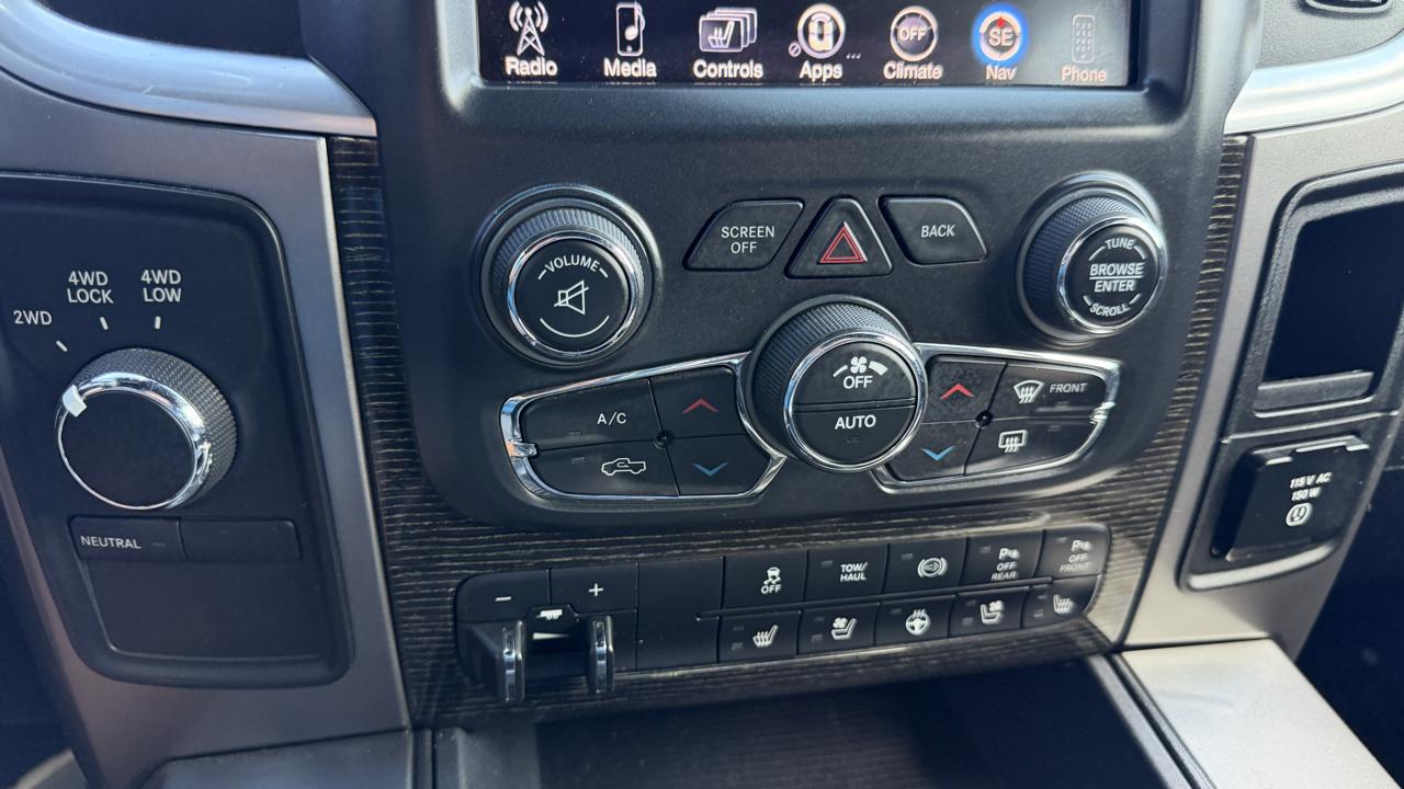 RAM 3500 Limited 4x4 Crew Cab 6'4" Box 2017