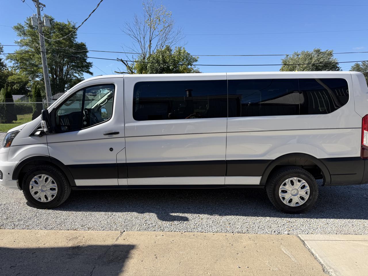 Ford Transit Passenger Wagon T-350 148" Low Roof XLT RWD 2026