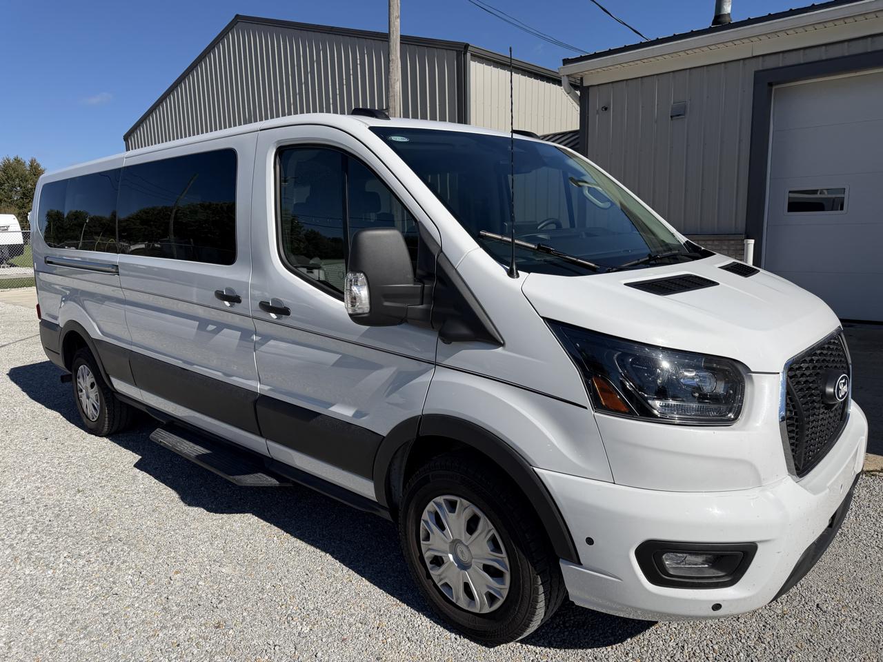 Ford Transit Passenger Wagon T-350 148" Low Roof XLT RWD 2026