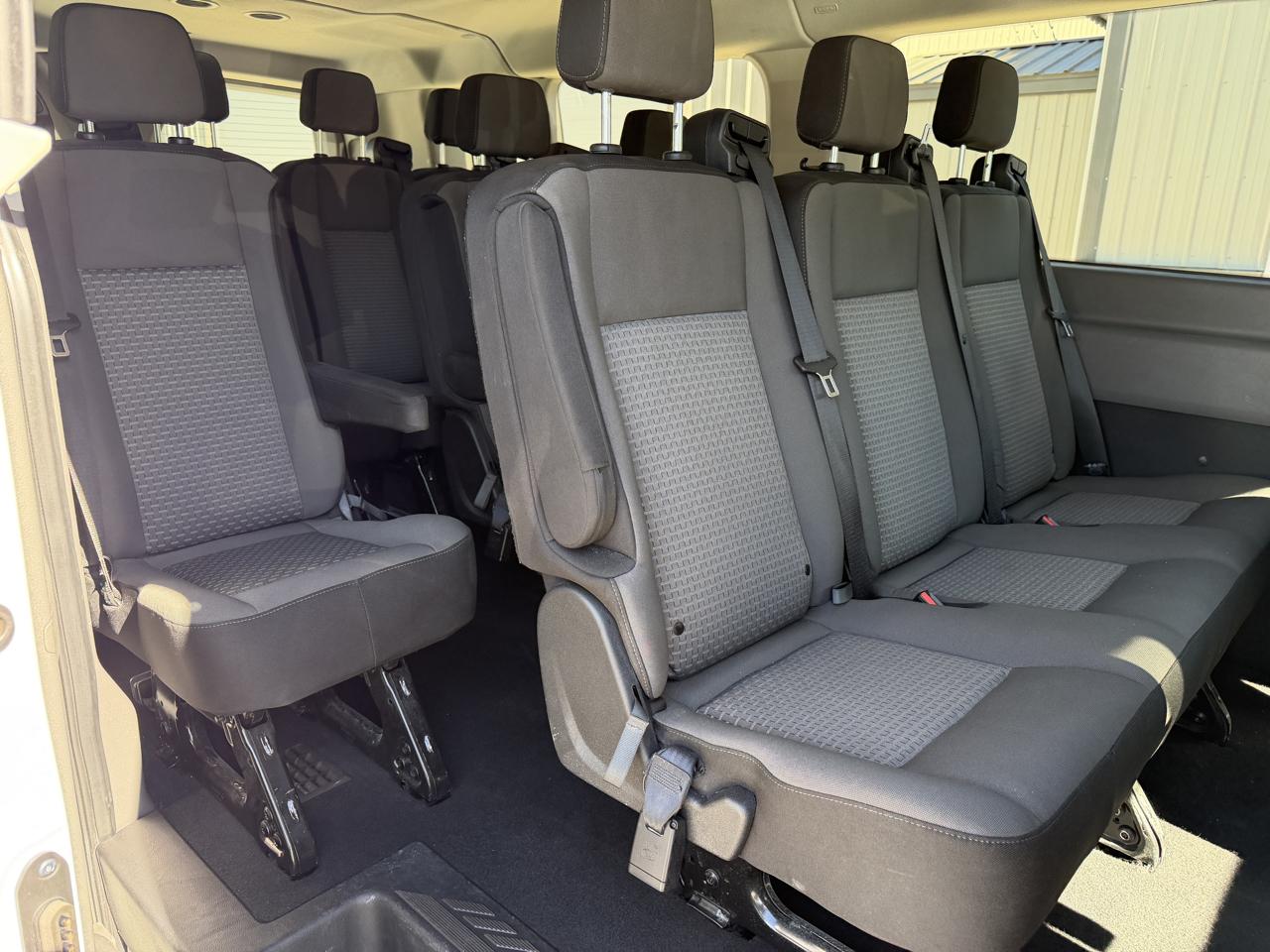 Ford Transit Passenger Wagon T-350 148" Low Roof XLT RWD 2026