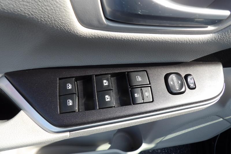 2015 Toyota Camry SE photo 16