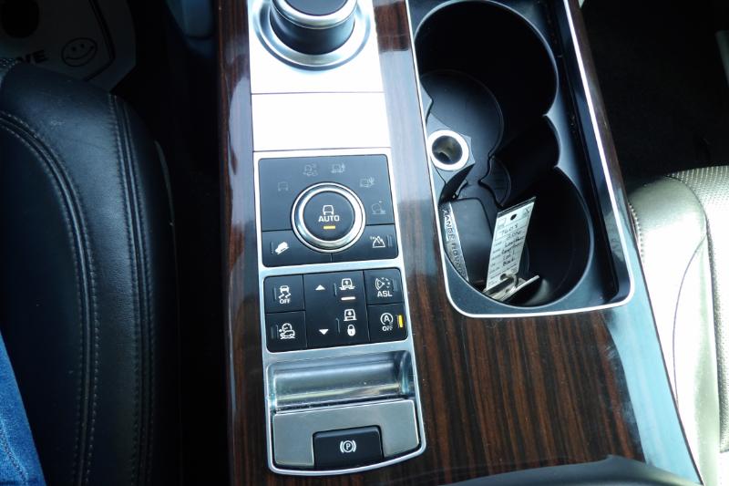 2016 Land Rover Range Rover SuperCharged photo 24