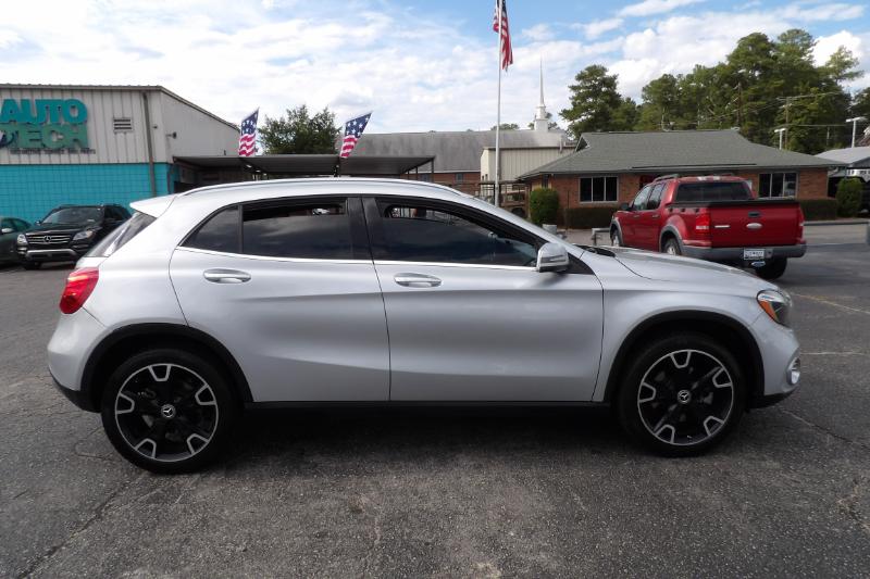 2019 Mercedes Benz GLA 250 4MATIC photo 2