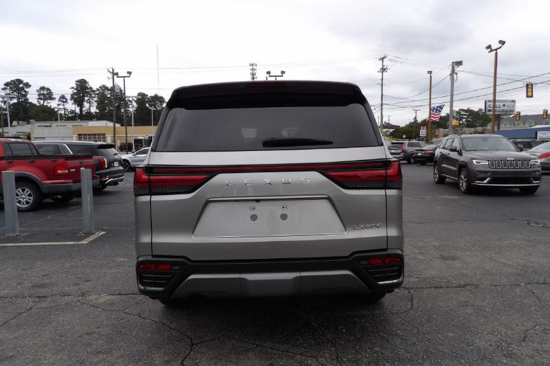2023 Lexus LX 600 Luxury photo 4