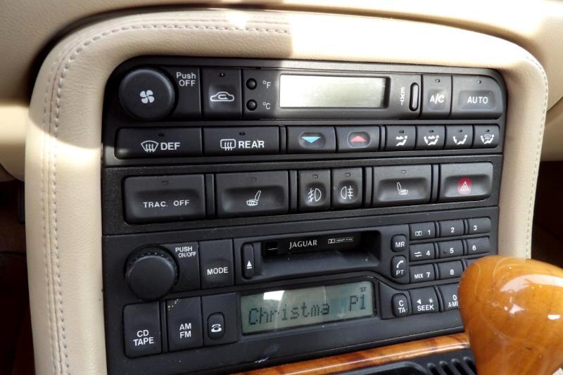 Jaguar XK-Series XK8 Convertible 2002