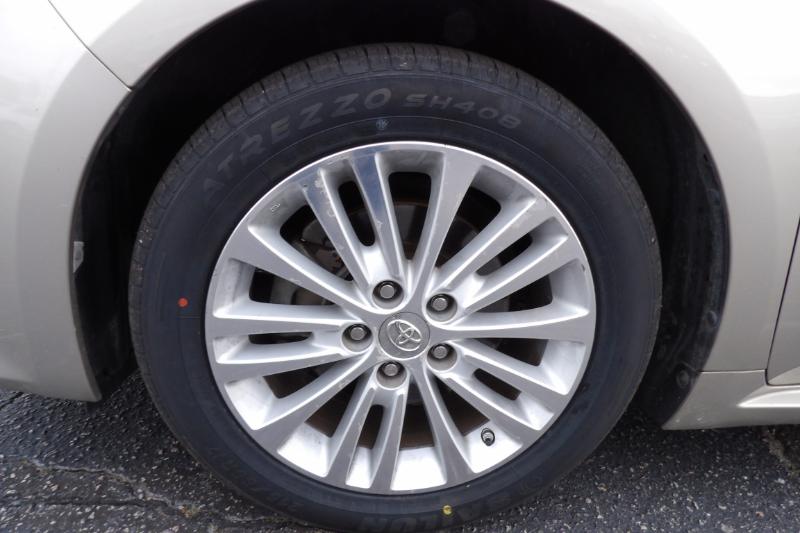 Toyota Avalon Hybrid XLE Premium 2013